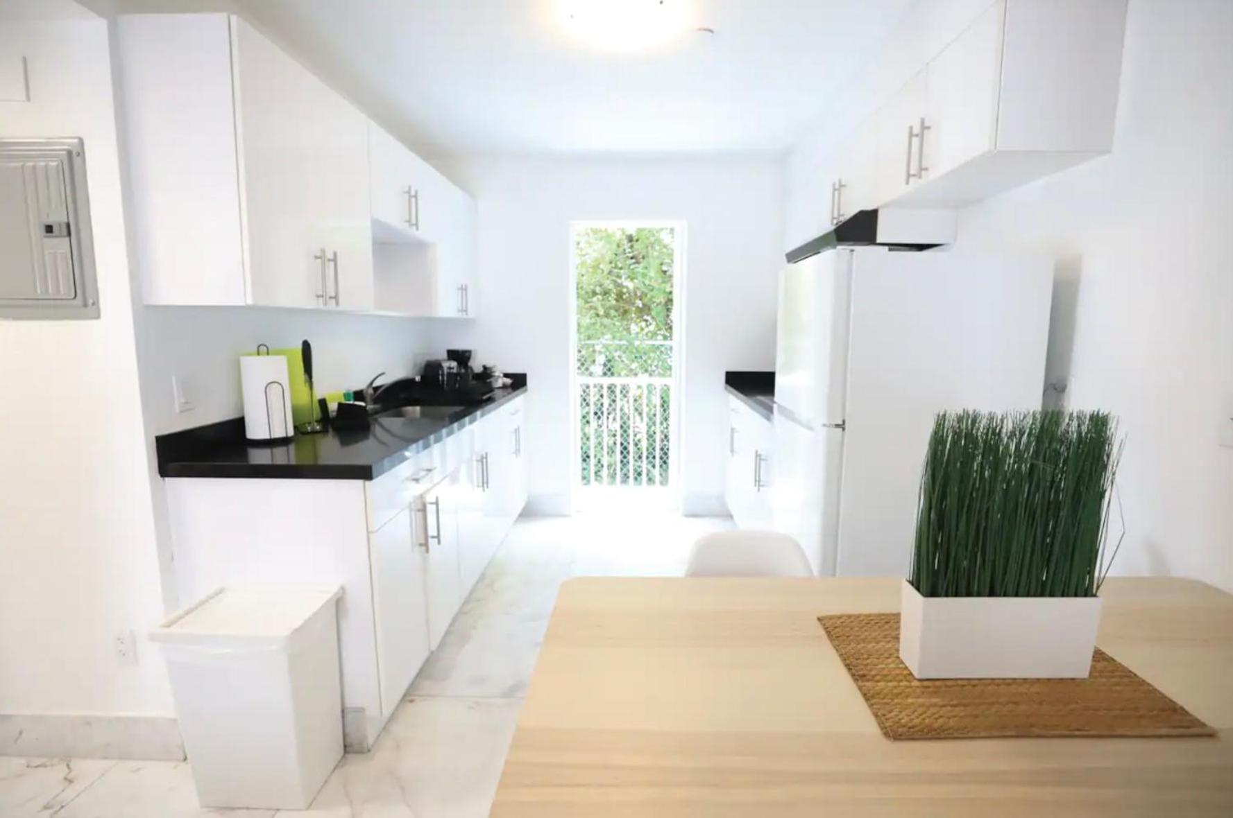 South Beach 2 Bedroom Family & Pet Friendly Apartment With Balcony & Free Parking Miami Beach Kültér fotó