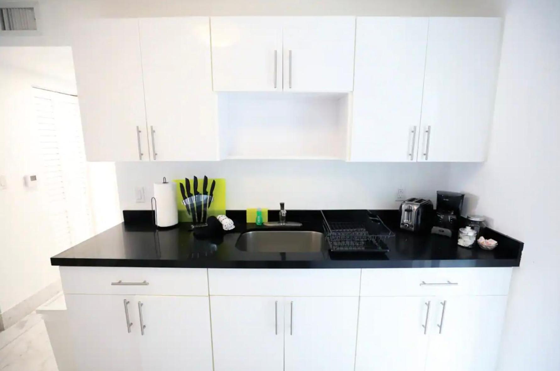 South Beach 2 Bedroom Family & Pet Friendly Apartment With Balcony & Free Parking Miami Beach Kültér fotó